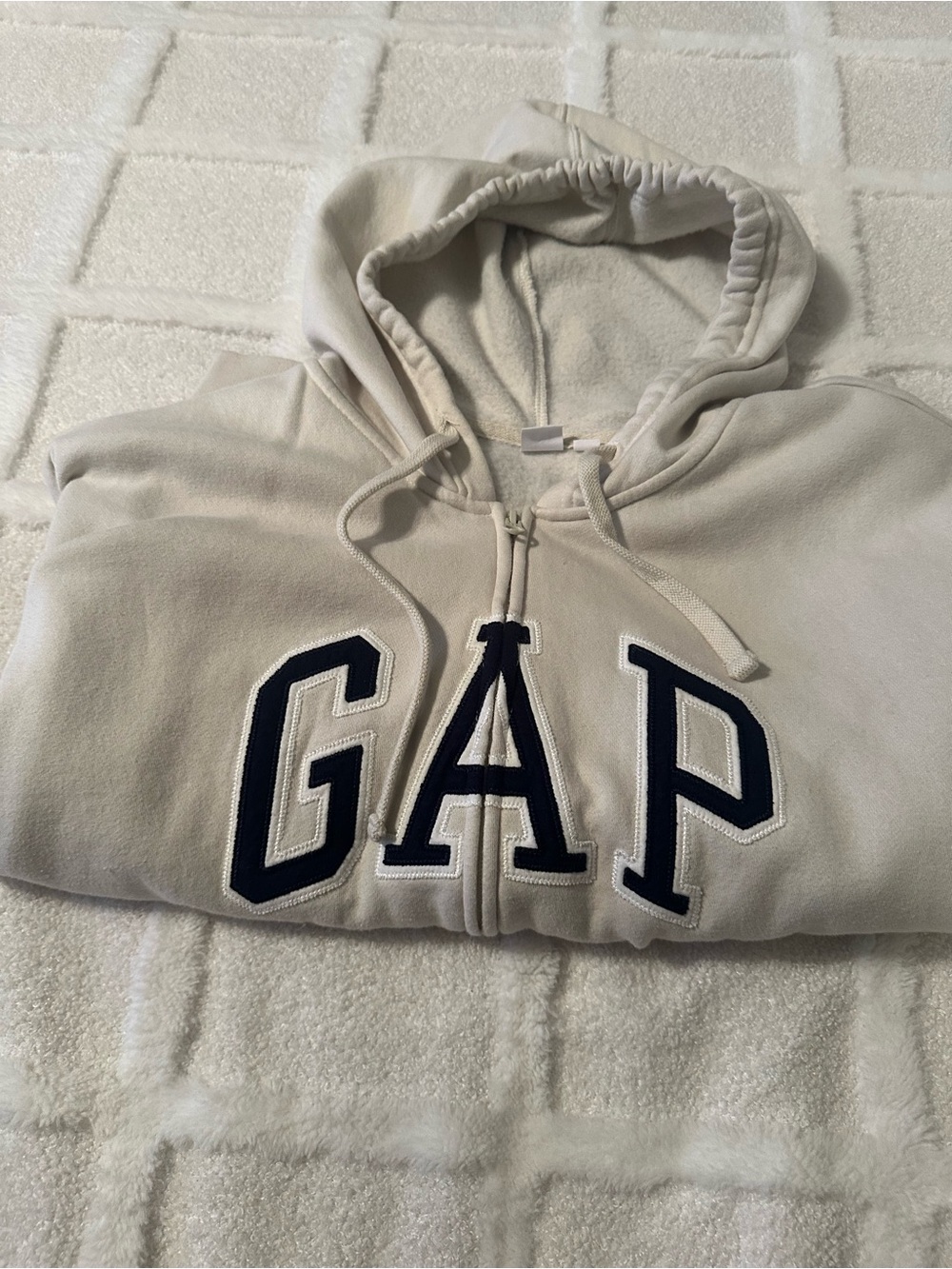 GAP Men's Cream Zip-Up Sweatshirt with Navy Lettering